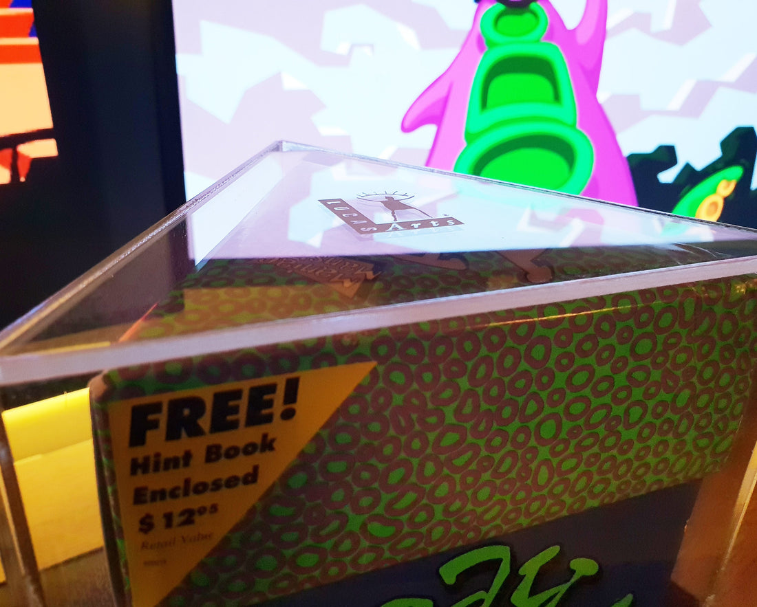 Triangle Acrylic Protector &amp; Display Case for Day of the Tentacle